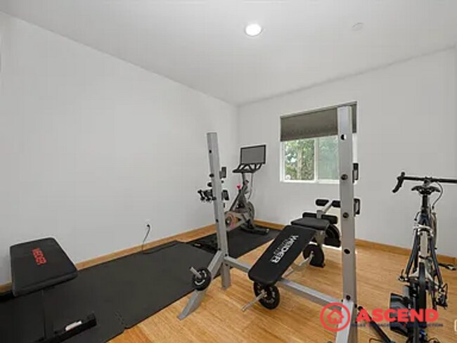 Building Photo - Stunning 4 Bedroom in Southwest Bakersfield!