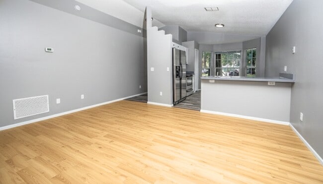 Building Photo - 148 Oak Grove Rd