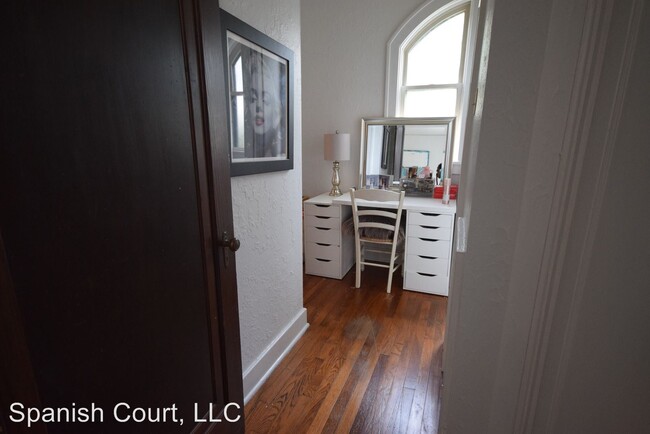 Building Photo - 808 N Palm St