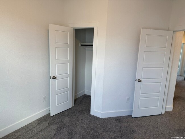 Building Photo - 231 Sapphire Dr