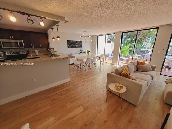 Building Photo - 3619 Torremolinos Ave