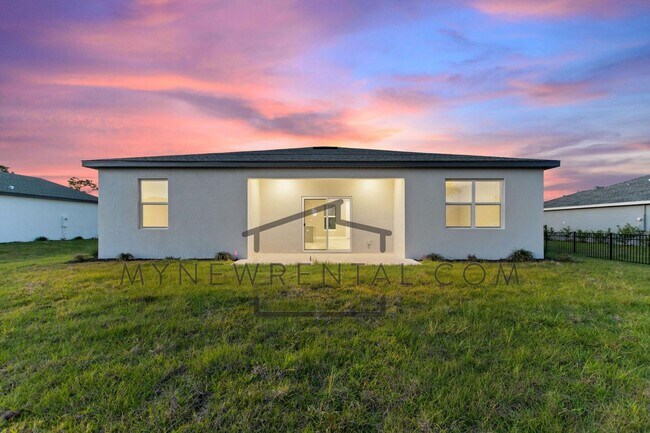 Building Photo - Deposit-Free! Modern, energy efficient hom...