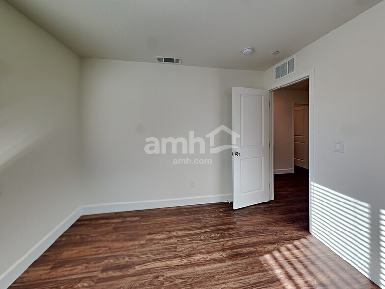 Building Photo - 285 Cape Seville Pl