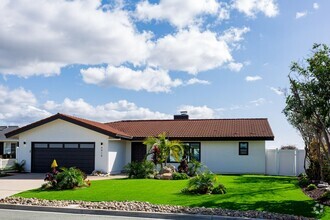 Building Photo - Mt. Helix Ranch Home with Views