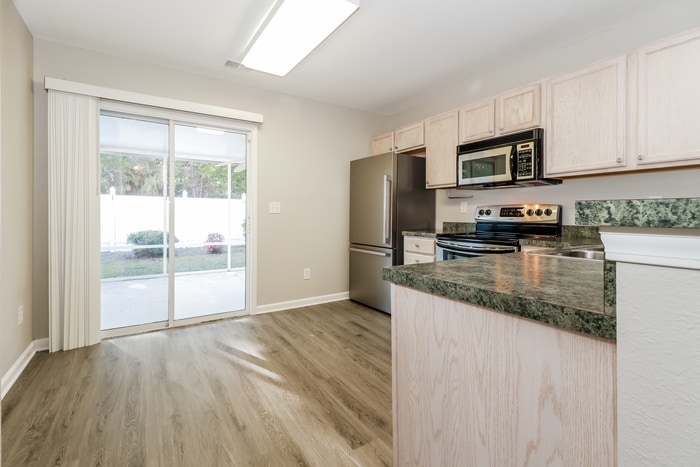 Building Photo - 3029 Hollybrooke Dr