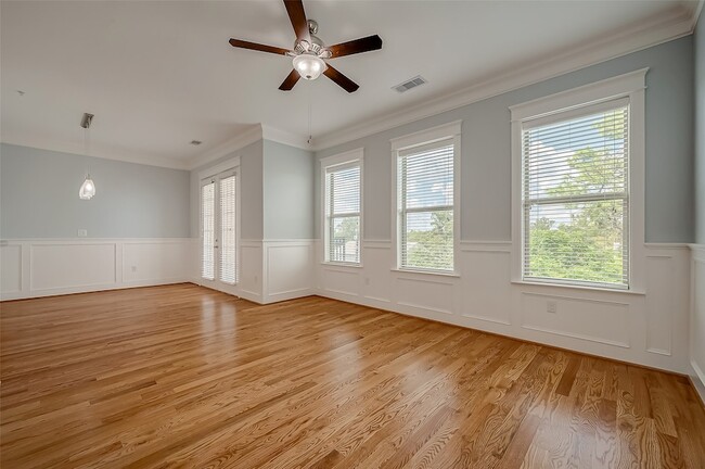 Building Photo - 2802 Morrison St