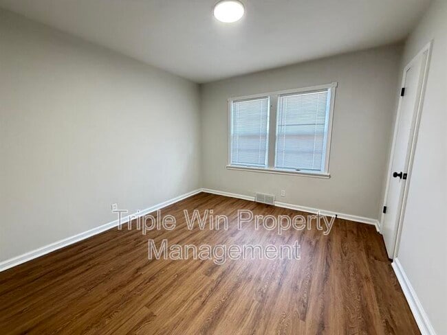 Building Photo - 7560 Alicia Ave