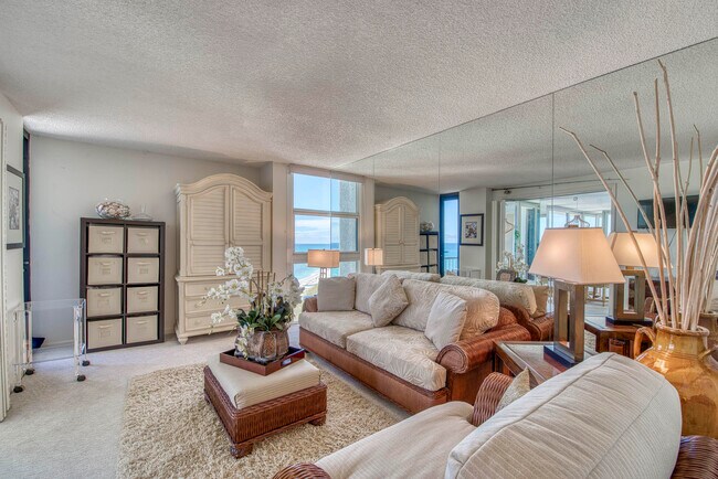 Building Photo - 5540 N Ocean Dr
