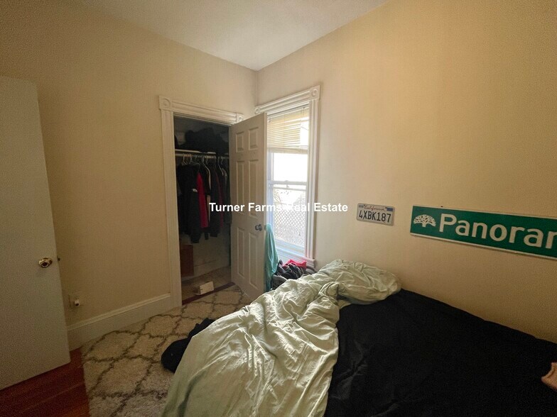 Building Photo - 68 Winchester St