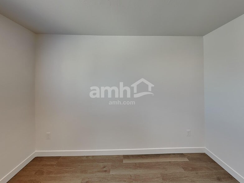 Building Photo - 4415 S 97th Dr