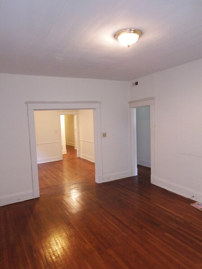 Building Photo - 2111 Park Ave
