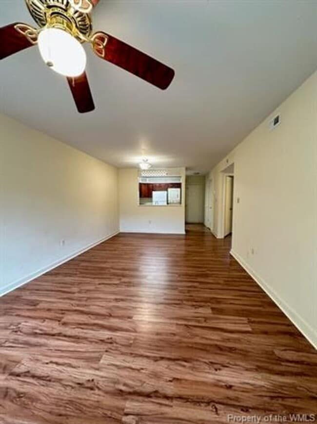 Building Photo - 2 Bed 1 Bath Condo