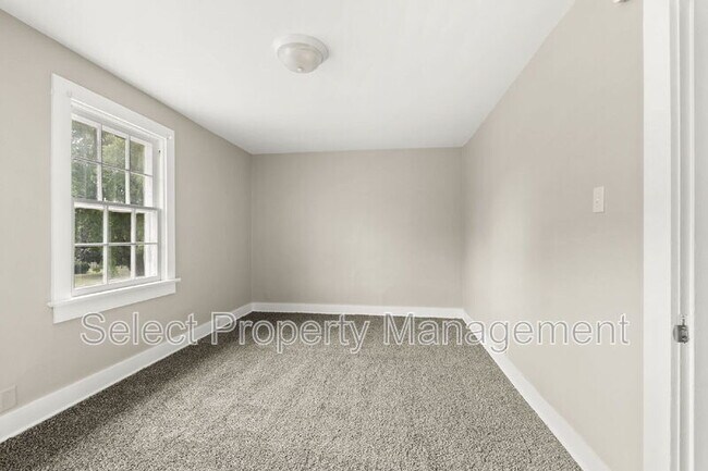 Building Photo - 3712 S Anthony Blvd