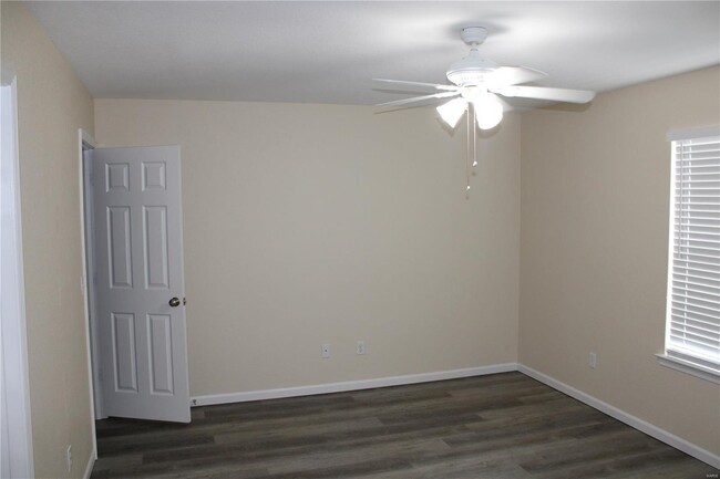 Building Photo - 815 Woodside Creek Dr