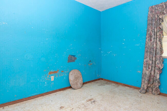 Building Photo - 407 Nugier Ave