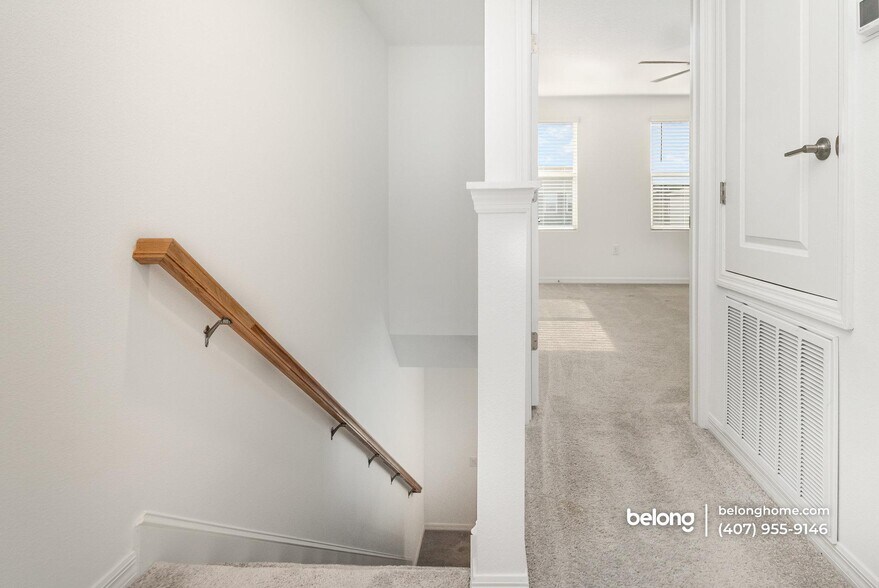 Building Photo - 2037 Viewfinder St