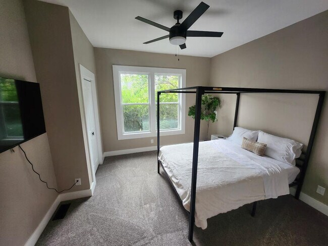 Building Photo - 203 Brockman Ave