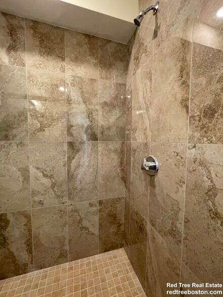 Building Photo - 1028a Commonwealth Ave