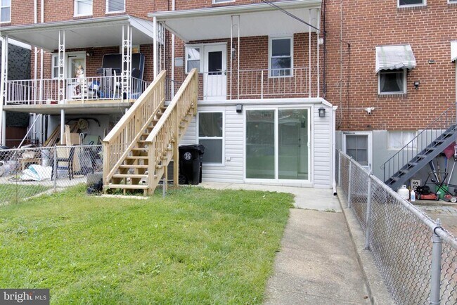 Building Photo - 8431 Willow Oak Rd