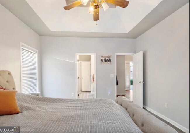 Building Photo - 564 Edgefield Way