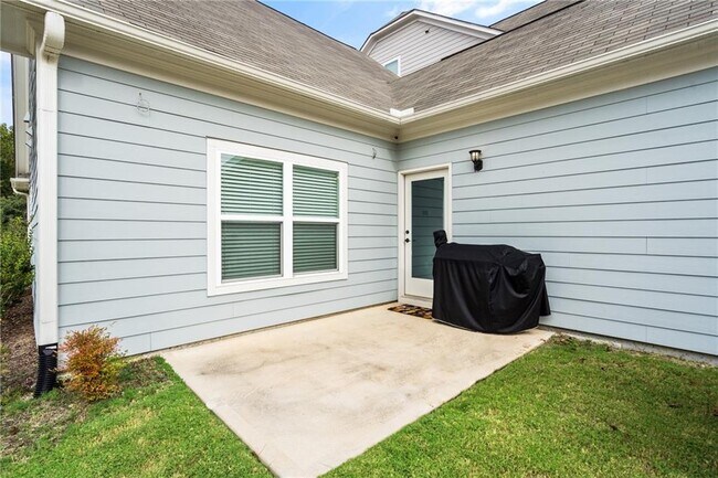 Building Photo - 2047 Drew Dr