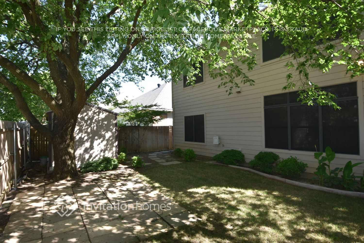 Building Photo - 2942 Greenway Dr