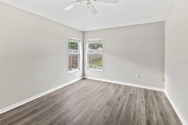 Building Photo - 11111 Lakeside Vista Dr