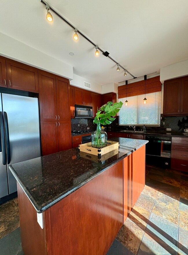 Building Photo - Resort Lifestyle at The Lido in Mission Valley