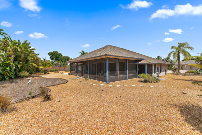 Building Photo - 4519 SE Pompano Terrace