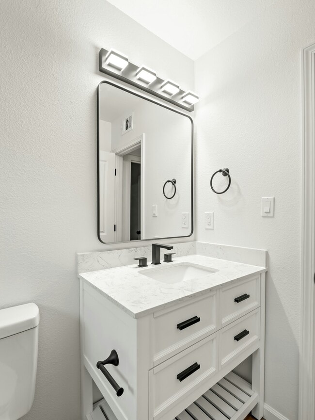 Building Photo - 2126 N Glenn Ave