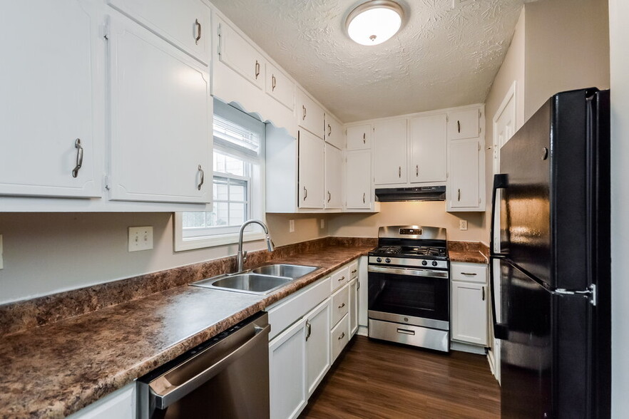 Building Photo - 2627 Country Trace SE