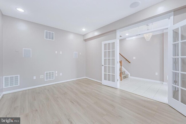Building Photo - 42785 Hay Rd