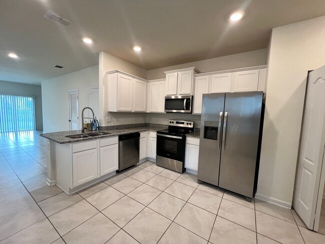 Building Photo - *COMING SOON* - 3/2.5 Townhome in Bridgewater Community