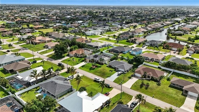 Building Photo - 3023 SW 23rd Ave