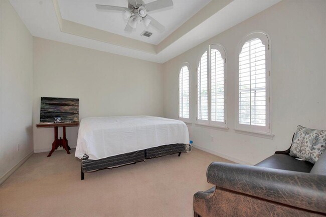 Building Photo - 70 Blooming Grove Ln