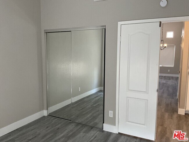 Building Photo - 9248 Camphor Tree Ct