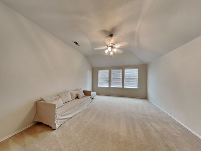 Building Photo - Beautiful Brick 2 story home MOVE IN READY!