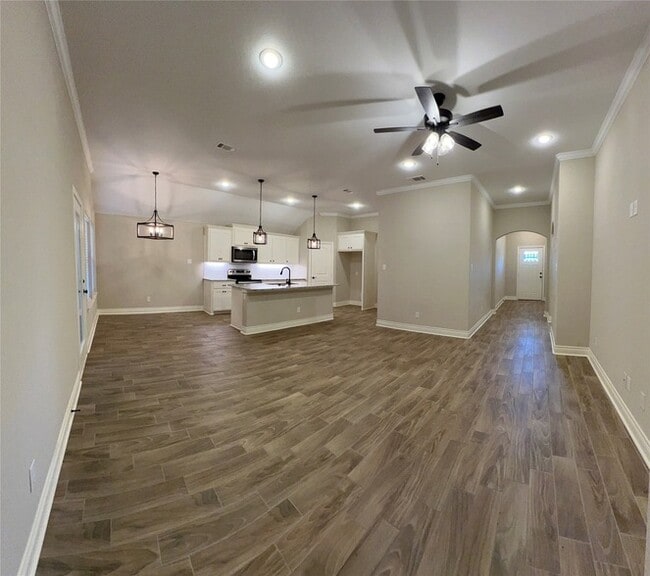 Building Photo - 906 Tippit Ln