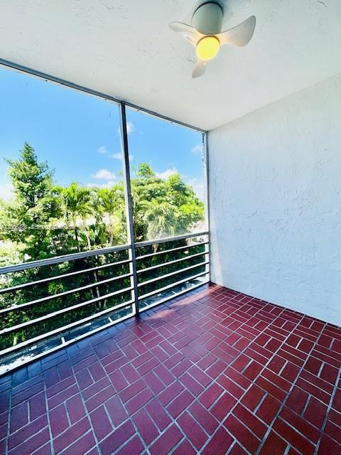 Building Photo - 2425 NE 135th St