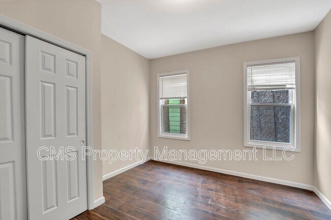 Building Photo - 142-144 Seymour Ave