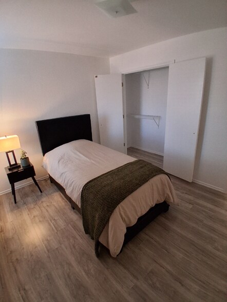 Building Photo - 2 Cloverdale and Wheatland