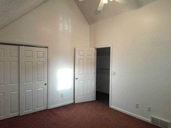 Building Photo - 11 Cottage Pl