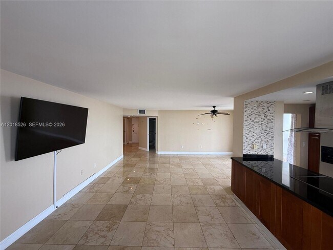Building Photo - 2333 Brickell Ave