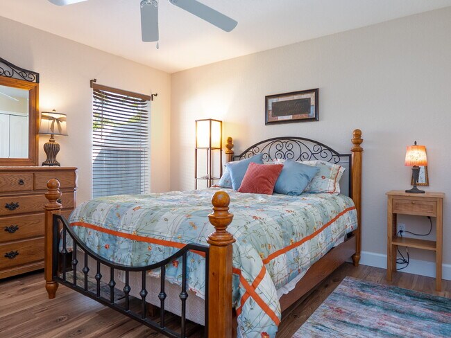 Building Photo - Move in with Zero Deposit! Turnkey Furnish...