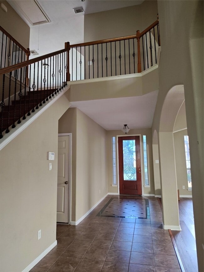Building Photo - 16919 Creek Mountain Dr