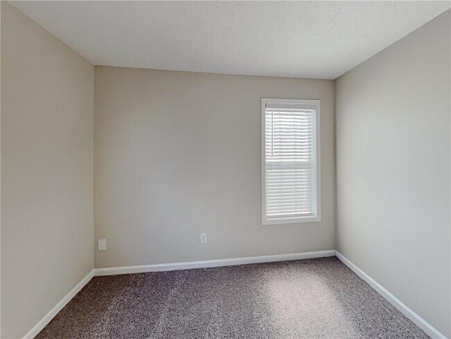 Building Photo - 362 Anita Dr