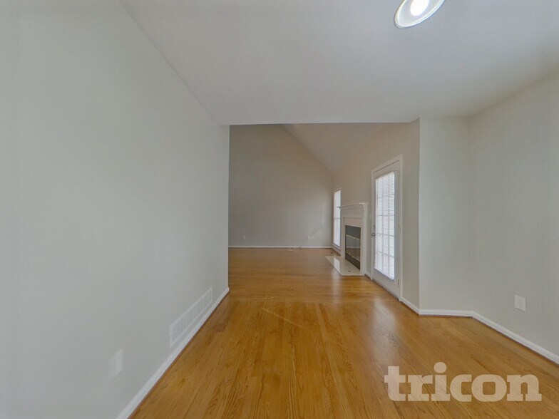 Building Photo - 3465 Canon Creek Dr