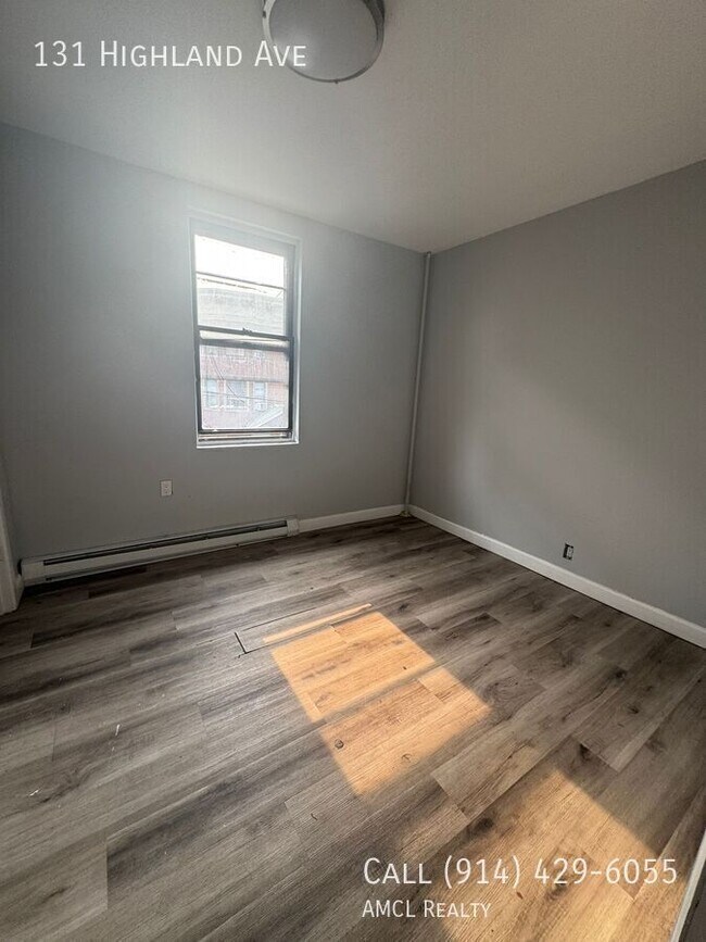 Building Photo - 131 Highland Ave