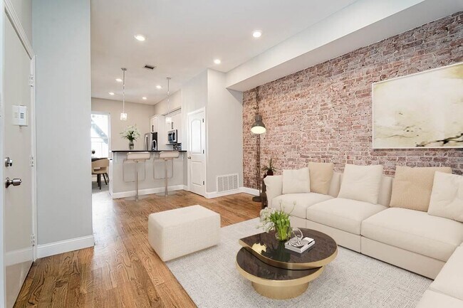 Primary Photo - 163 Monticello Ave