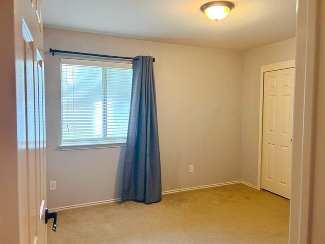 Building Photo - 3589 Rock Shelf Ln